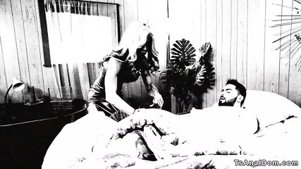 Ebony tranny in fishnets anal bangs dude