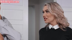 Trans maid barebacking in erotic threesome before cumming