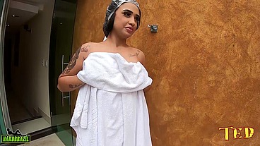 Michelli Beatriz por trás das câmeras se prepara para uma cena de anal - Vinny Kabuloso