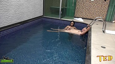 Michelli Beatriz por trás das câmeras se prepara para uma cena de anal - Vinny Kabuloso