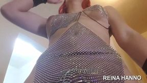 Chainmail Warrior Reina Hanno Polishes Her Rod with Oiling