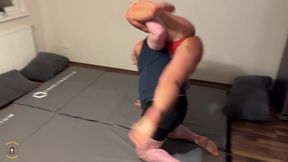 Warrior Amazon vs Polar Bear - Fully Competitive Mixed Wrestling