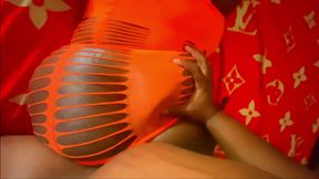 Big ebony booty in slutty orange fit