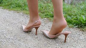 najdz Victoria with her stiletto slingbacks (mp4-HD)