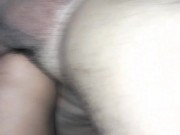 Entro a la habitación de la hijastra de mi esposa