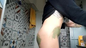hot stepsista covers her ass with mud and p..