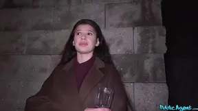 Amateur girlfriend gets caught in public
