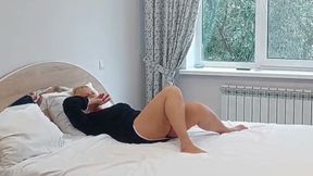 Amateur Blonde Mature Wife Enjoys Sex in Between