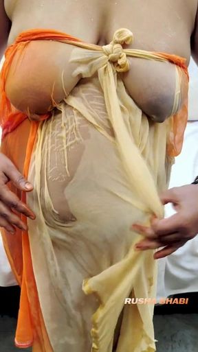 Rusa Bhabi Showing Wet Boobs in Video Call
