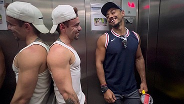 PINTOU UM CLIMA COM O VIZINHO NO ELEVADOR