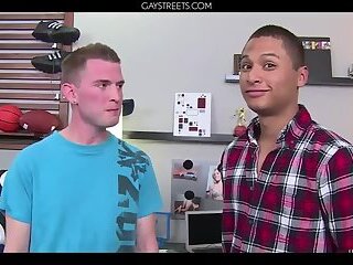 Skyler Fox Tops Jaden Bentley