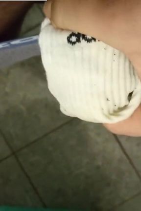 Dirtyjunkbro Pisses in the Bathroom, but Not Where to Piss......