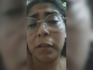 cuando mi marido se va su amigo se hace cargo de mi.