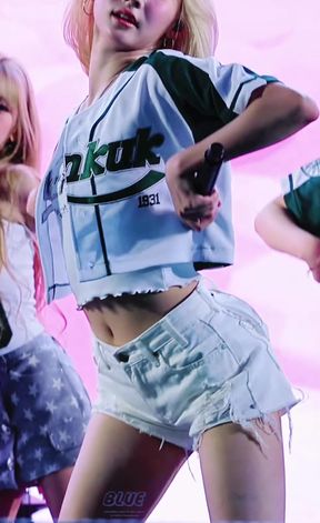 Curvy K-pop fan plays with her belly button