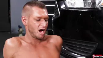 Wrex and Aiden fist Wolfie's hairy hole in garage threesome