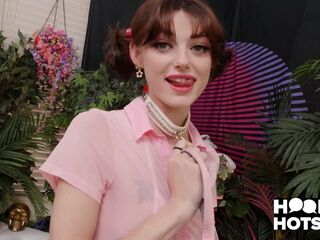 Sex-Crazed Gal Pie Shrooms Q Hooks Up With Bryan Gozzling!