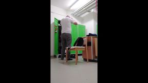 erotischer feierabend in der umkleide