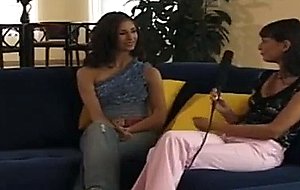 tcheque debutante , 1ere scene