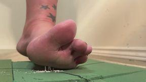 D4 GIGA goddess with chipped polish and dirty feet teaches cities a lesson in power