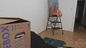 Electrician Seduced by a Housewife – Foot Worship & Footjob Fantasy