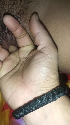 Desi Pooja Bhabhi got her pussy massaged
