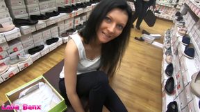 Creampie quickie! From shopping shoes to banging cunt