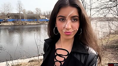 I want to walk through the park with cum on my face! Cum on my face! - Public Cumwalk