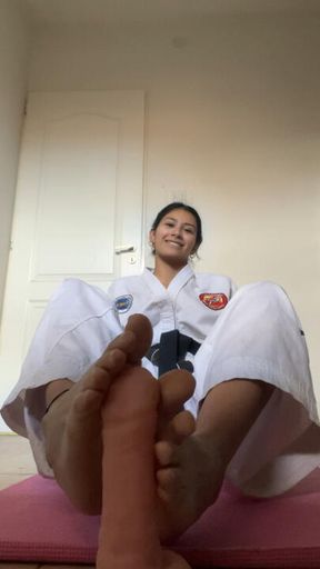 FLIRTY INSTRUCTOR: DILDO FOOTJOB🔥🦶🏽🔞💦