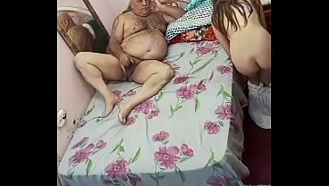 LOIRA DE 24 ANOS BOA DE CAMA ADORA COROA