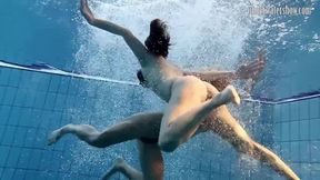 Underwater Show - lesbians video