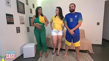 Fode Cast - A copa do mundo é nossa e a deliciosa estreiante no pornô chegou levando porra na buceta Ale Mancini