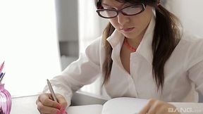 Cute nerdy babe in glasses Mackenzie reaches an orgasm for the first time