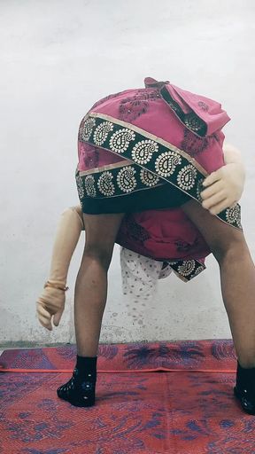 The Indian gay was enjoying his cock in his ass and his video went viral as he whook saree and rocked a bra belt.