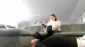 Human Footstool Relaxation (AVI)