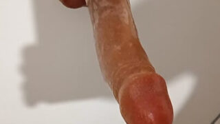 Blowjob, Masturbation, Gaping, Small, Bubble Butt, Bubble – Selbstgedrehtes Solo-Video einer reifen europäischen Frau, die mit einem Dildo masturbiert.