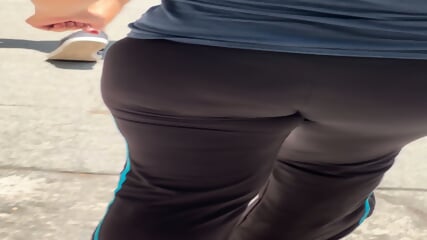 Rica  seora con tanga