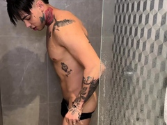 Solo latino muscle boy jerking big cock