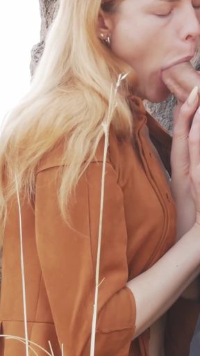 Wifebucket Amateurs - I Fucked Her Butt on a Tourist Trail