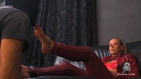 Dirty feet inside his mouth FHD MP4