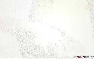 Sexy milf can really squirt!