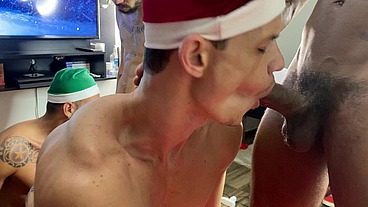 Suruba de natal - orgia BAREBACK com muito leite entre amigos PART.1