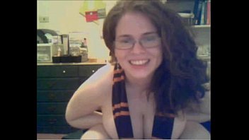 curvy nerd next door shows her curvy places