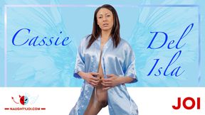 Cassie Del Isla Sets the Pace Nice and Easy