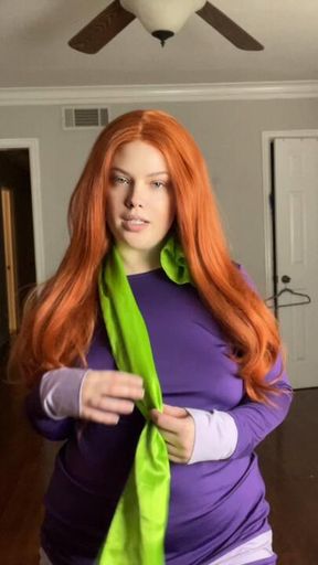 Daphne Fucking Her Pretty Cunt