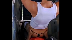 HETERO MIJANDO NO BANHEIRO , GAY VIU JA DEU SEU RABO E TOMOU LEITE