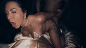 The Splendor In Gold - Morgan Lee And Ricky Johnson