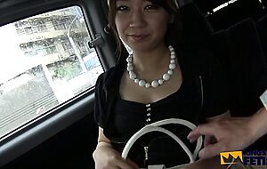 Pure japanese adult video, japanese girl sucks an amateur guy in a running car before getting