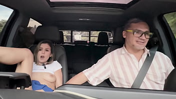 Colombian Melanie Caceres uses JuanBustos Road&#039_s FUCKMACHINE all over the city - SQUIRT