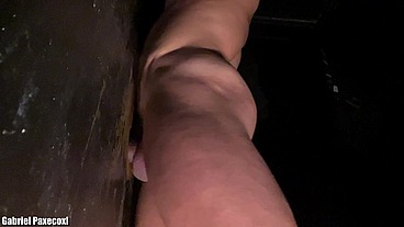 Encontrei o gostoso RICO MARLON caçando no Glory Hole