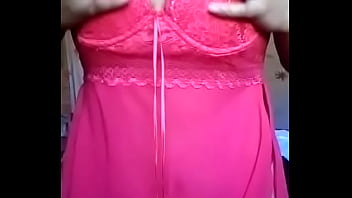 Morena cor do pecado mostrando camisola rosa transparente